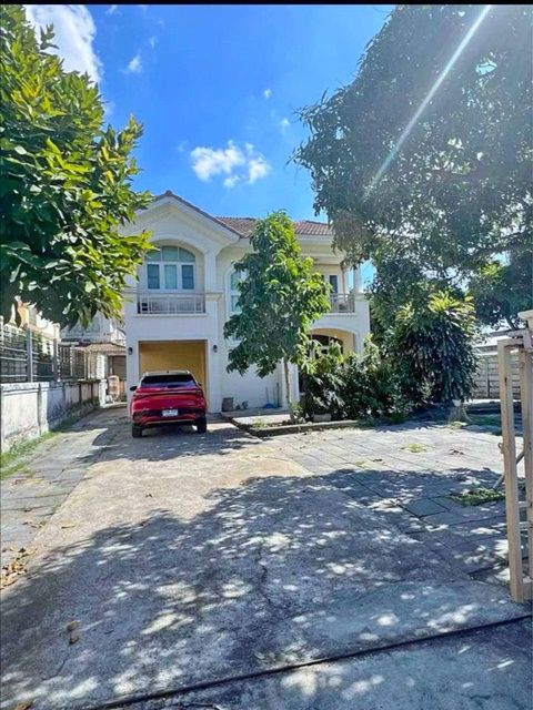 ให้เช่าบ้าน - ให้เช่าคฤหาสน์ ถ.สุวินทวงศ์ เฟอร์ครบ บ้านเดี่ยว 252ตรม. 102ตรว. 3นอน 3น้ำ เลี้ยงสัตว์ได้ แยกลำผักชี รร.การเรือไทย