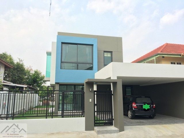 ขายบ้าน - ขายบ้านเดี่ยว 2 ชั้น 61 ตารางวา หมู่บ้านมณียา ถนนประดิษฐ์มนูธรรม เลียบด่วนเอกมัย รามอินทรา