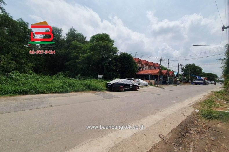 ขายที่ดิน - ที่ดินเปล่า หมู่บ้าน ฟีนิกซ์ ปาร์ค ซอยไอยรา 28 เนื้อที่ 3-0-44 ไร่ ถนนไอยรา ตำบลคลองสอง อำเภอคลองหลวง จังหวัดปทุมธานี