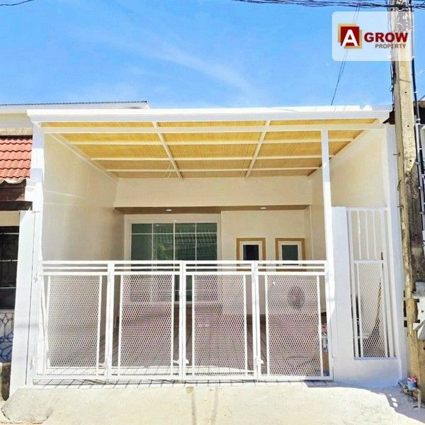 ขายทาวน์เฮาส์ - ม. หงส์ประยูร ซอย1 ทำเลรถไฟฟ้าสถานีแยกบางพลู ตลาดบางบัวทอง ราคาถูกมาก