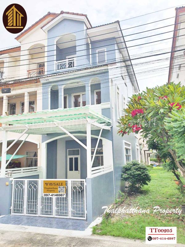 ขายทาวน์เฮาส์ - ขายด่วนบ้านทาวน์โฮมหลังมุม 3 ชั้น หมู่บ้าน เดอะ บัลโคนี่ โฮม ซอยเฉลิมพระเกียรติร 9 ซอย 28 รีโนเวทใหม่ทั้งหลัง