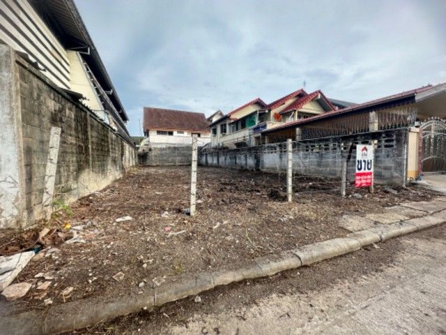 ขายที่ดิน - ขายที่ดิน เมืองทองธานี ถนนบรอนสตรีท ซอย 27 เนื้อที่ 67 ตารางวา ถมแล้ว ทำเลต้นซอย เข้าออกได้หลายเส้นนทาง ติวานนท์ แจ้งวัฒนะ คลองประปา