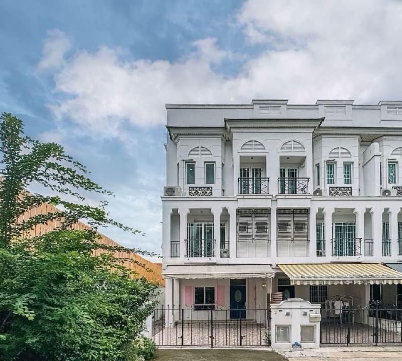 ขายทาวน์เฮาส์ - ขายทาวน์โฮม 3 ชั้น หมู่บ้านชวนชื่น จรัญฯ3 หลังมุม btsท่าพระ พร้อมอยู่