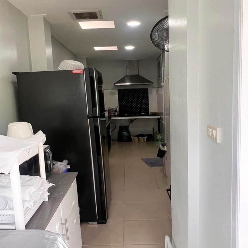 ขายทาวน์เฮาส์ - ขาย ทาวน์โฮม 33.80 ตรว. ม.เดอะคัลเลอร์ รังสิต คลอง 4 หลังมุม พื้นที่ด้านข้างเยอะ ต่อรองราคาได้