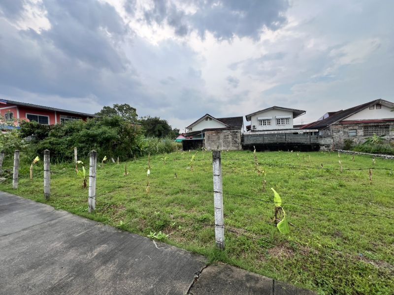 ขายที่ดิน - ขายที่ดินนาเกลือ บางละมุงถมแล้วเนื้อที่ 110 ตรว.ซอยสุขุวิท19/3หลังวิทยาลัยเทคนิคพัทยา เข้าซอยจากถ.สุขุมวิท3เพียง200เมตร ชลบุรี