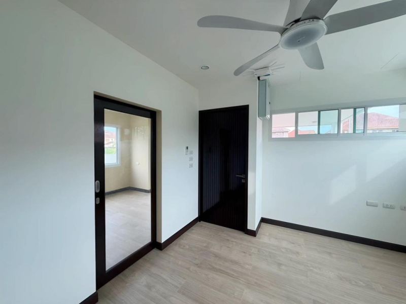 ให้เช่าบ้าน - ให้เช่าบ้านเดี่ยว50 วาสามารถทำ Home office ได้ 4นอน 2 น้ำ1ห้องทำงานบรรยากาศเงียบสงบเปนส่วนตัวที่ถนนเฉลิมพระเกียรติ