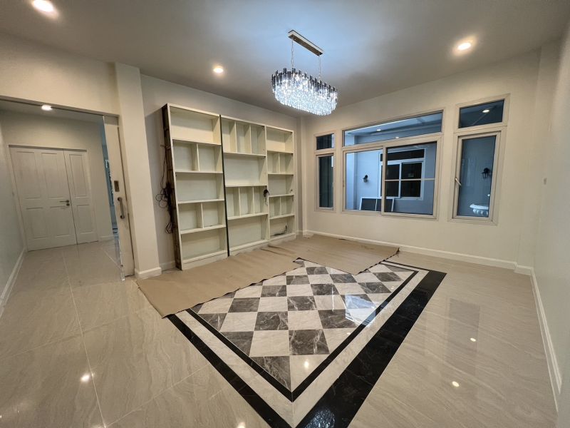 ให้เช่าบ้าน - ให้เช่าบ้านเดี่ยว 1 ชั้น 447วา 7 ห้องนอน 6 ห้องน้ำเฟอร์ถนนศรีนครินทร์