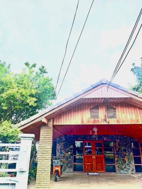 ให้เช่าบ้าน - MRT มัยลาภ 0.8 กม.รามอินทรา 10-16 บิ๊กซี 1.6 กม. บ้านเดี่ยว 3 นอน 2 น้ำ 54 ตร.วา.220 ตร.ม.มีเฟอร์ครบ ตลาดนัดเลียบด่วน 1.2 กม..