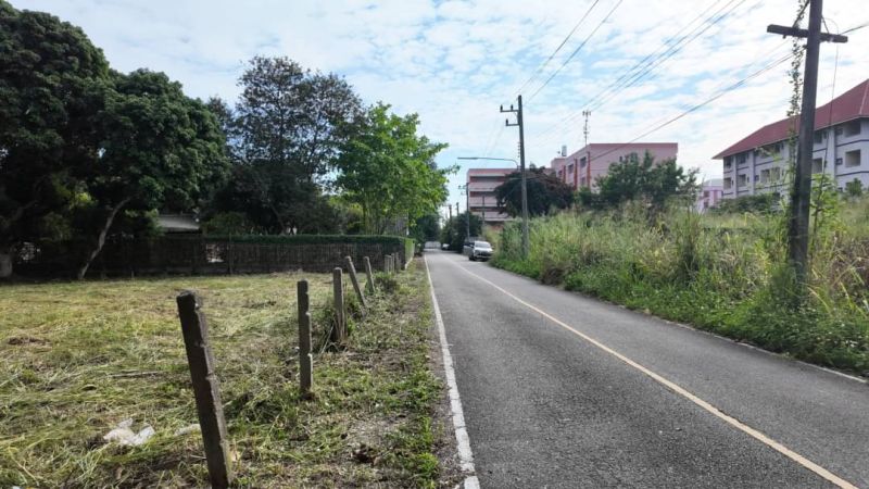 ขายที่ดิน - ขายที่ดินโซนเจ็ดยอด ต.ช้างเผือก วิวดอยสุเทพ มี 2 แปลง(180,360 ตร.ว) แยกขายได้