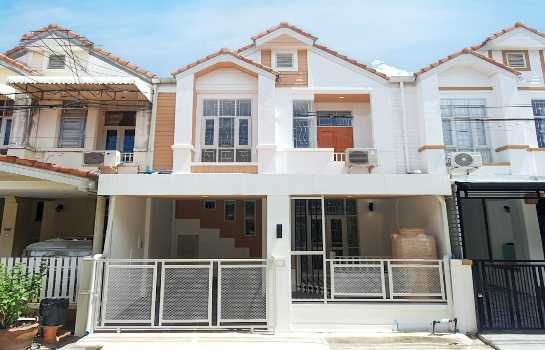ขายทาวน์เฮาส์ - ทาวน์เฮ้าส์ 2 ชั้น รีโนเวทใหม่ หมู่บ้านวรารักษ์ 3 นอน 2 น้ำ ปรุงปรุงใหม่ทั้งหลังพร้อมเข้าอยู่ คลอง 3