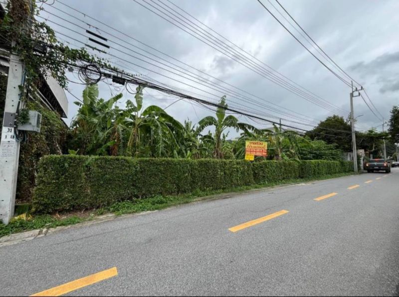 ขายที่ดิน - ขายที่ดินถมแล้ว 177 ตรว. ติดถนนซอยเมนรามอินทรา62 เขตบางกะปิ กรุงเทพฯ ใกล้สถานีรถไฟฟ้า กม.9