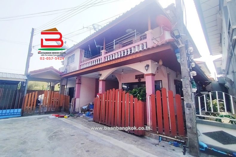 ขายบ้าน - บ้านแฝด หมู่บ้าน อยู่สบาย เนื้อที่ 20 ตรว. ถนนเลียบคลองระพีพัฒน์, ใกล้นิคมนวนคร ถนนพหลโยธิน ตำบคลองหนึ่ง อำเภอคลองหลวง จังหวัดปทุมธานี