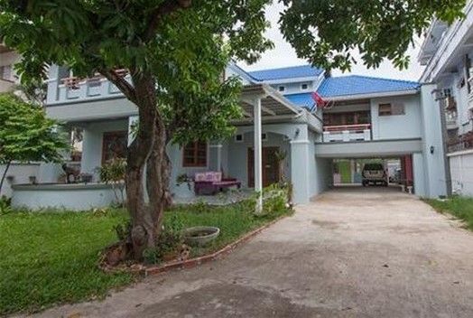 ให้เช่าบ้าน - ให้เช่าบ้านเดี่ยว 3 ชั้น 144 ตารางวา 7 ห้องนอน 5 ห้องน้ำ ที่จอดรถ 5 คัน ถนนโชคชัย 4 เหมาะสำหรับทั้งอยู่อาศัย ทำโฮมออฟฟิศ