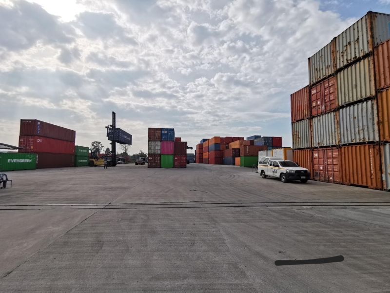 ขายที่ดิน - ขายที่ดินพร้อมลานตู้คอนเทนเนอร์ ตั้งอยู่ตำบลหนองขาม อำเภอศรีราชา จังหวัดชลบุรี - เนื้อที่ 20 ไร่