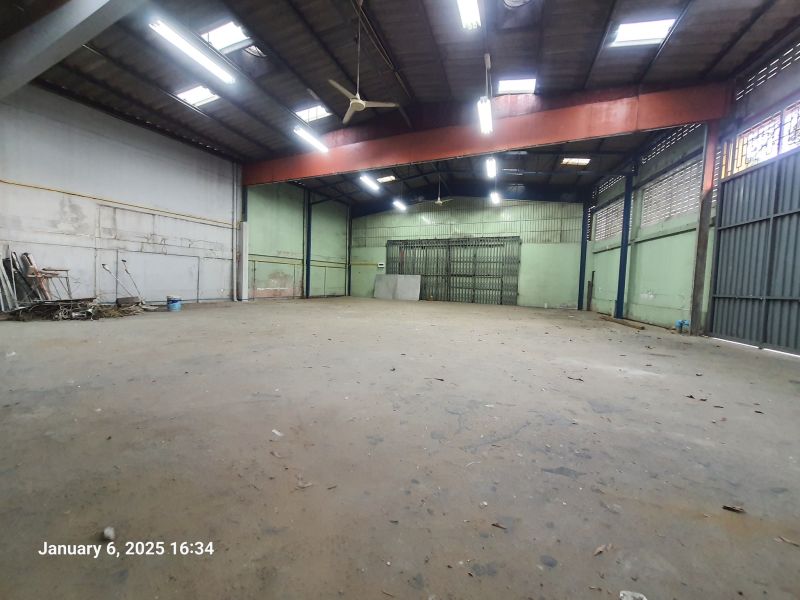 ให้เช่าโรงงาน / โกดัง - ให้เช่าโกดัง พระราม 4 คลองเตย กรุงเทพ พื้นที่ 233 ตรม