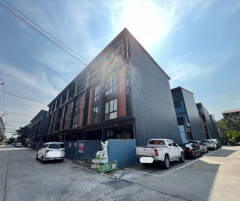 ขายทาวน์เฮาส์ - ทาวน์โฮม 3.5 ช้ัน Haus 35 แจ้งวัฒนะ หลังมุมMiracle