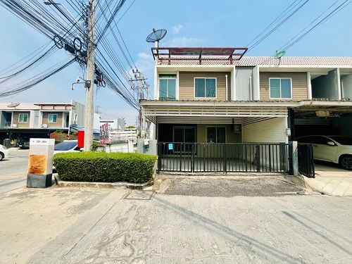 ขายทาวน์เฮาส์ - ขายทาวน์เฮ้าส์ 2 ชั้น หมู่บ้านเดอะคัลเลอร์ส เลชเชอร์ บางนา กม.10 บางพลีหลังมุม พื้นที่ 28 ตรว. ใกล้เมกาบางนา