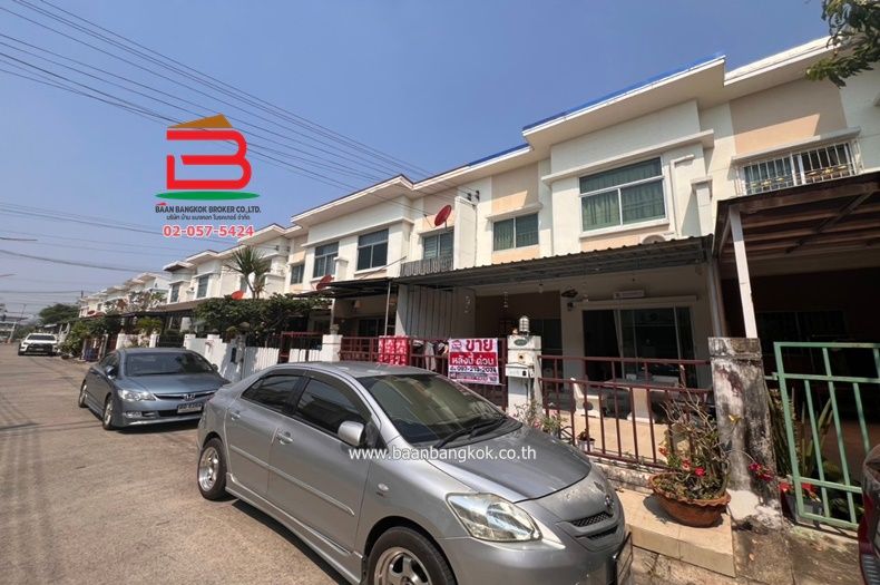 ขายทาวน์เฮาส์ - ทาวน์เฮาส์ โครงการ โนโววิลล์ ลำลูกกาคลอง 3 เนื้อที่ 20.2 ตรว. ซอยเลียบคลอง 3 ถนนลำลูกกา ตำบลลาดสวาย อำเภอลำลูกกา จังหวัดปทุมธานี