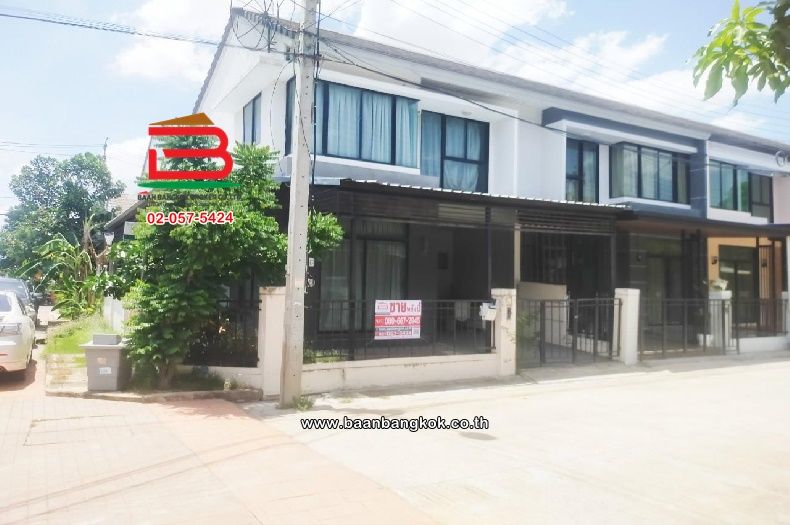 ขายทาวน์เฮาส์ - ทาวน์เฮาส์ หมู่บ้าน เดอะวิลล่า บางบัวทอง เนื้อที่ 24 ตรว ใกล้ตลาดสมบัติบุรี นนทบุรี