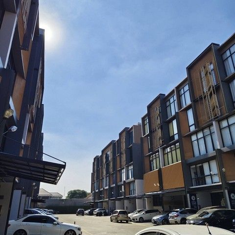 ขายทาวน์เฮาส์ - ขายพร้อมผู้เช่า โฮมออฟฟิศ 5ชั้น The Pride Sukhumvit 77 พื้นที่ใช้สอย 380 ตร.ม 27 ตร.ว สไตล์ Modern Luxury Loft พร้อมลิฟต์ส่วนตัว