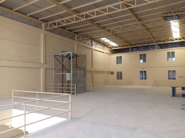 ให้เช่าโรงงาน / โกดัง - ให้เช่าอาคารโกดัง พื้นที่ใช้สอย 1,620 ตร.ม.มีลิฟท์ 3 ชั้น1ตัน มีไฟฟ้า 3เฟส มีกล้อง CCTV 16 ตัว ถนน พูทธบุชา เขตทุ่งครุ ราคาเช่า 70,000 บ/ด