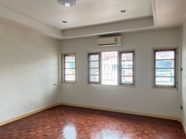 ให้เช่าทาวน์เฮาส์ - เช่า ทาวน์เฮาส์ รีโนเวทใหม่ หมู่บ้านพรไพลิน5 ซอยอ่อนนุช16 ใกล้ BTSอ่อนนุช