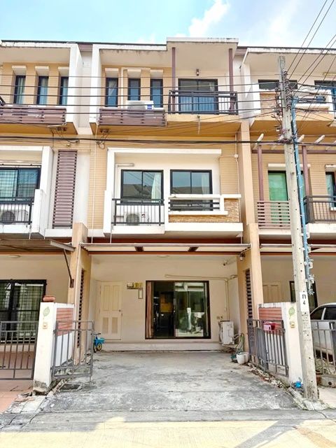 ให้เช่าทาวน์เฮาส์ - ABAC หัวหมาก 1.1 กม. ขาย-เช่า 5แอร์ ทาวน์เฮาส์ 3 ชั้น 19ตร.วา.เดอะมอลล์ บางกะปิ 1.8กม.MRT ศรีกรีฑา 229ตร.ม. รร.นานาชาติแอดเวนต์ 3 นอน