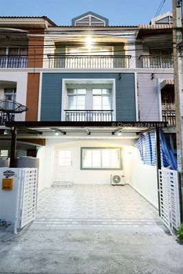 ขายทาวน์เฮาส์ - ขายทาวน์เฮ้าส์ 3 ชั้น รอยัล สายไหม วิลเลจ ต้นๆถนนสายไหม ขนาดพื้นที่ 20 ตรว. 3 นอน 4 น้ำ ห้องนอนมีห้องน้ำในตัวทุกห้อง พื้นที่ใช้สอย 180 ตรม.