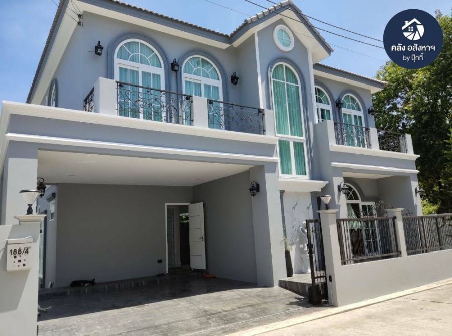 ขายบ้าน - ขายบ้านเดี่ยว 2 ชั้น โครงการ Happiness Home ศรีราชาสไตล์อังกฤษ ใจกลางศรีราชา ยูนิตสุดท้าย ใกล้เซ็นทรัลศรีราชา