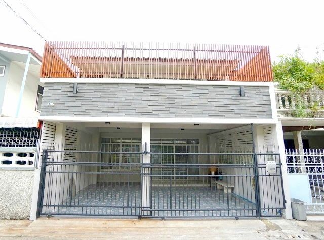 ให้เช่าทาวน์เฮาส์ - 7นอน ให้เช่าทาวน์เฮ้าส์ 3 ชั้น รัชดา1-5 MRT พระราม 9 500 ม. เซ็นทรัล พระราม 9 1.9 กม. ดาดฟ้า หลังใหญ่ 422ตร.ม.37 ตร.วา.