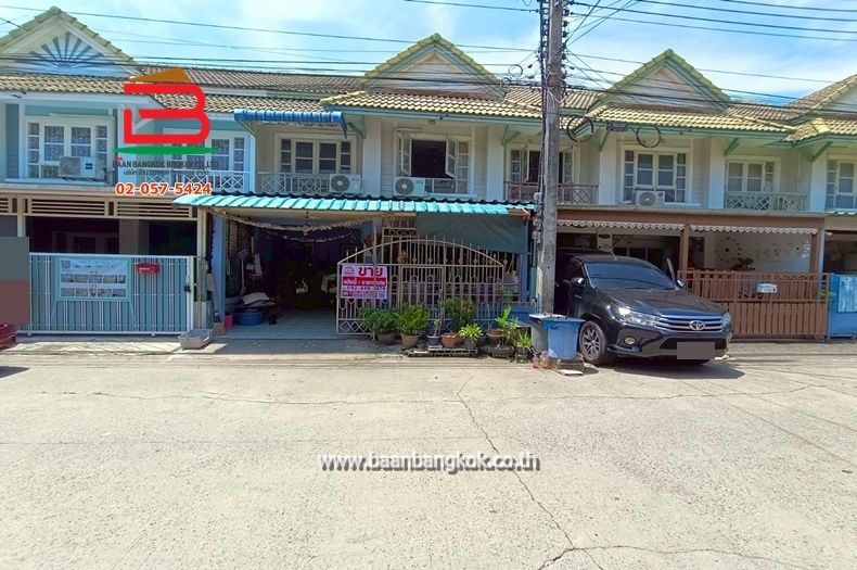 ขายทาวน์เฮาส์ - ทาวน์เฮาส์ หมู่บ้าน พฤกษา 13 เนื้อที่ 18.1 ตรว. ถนนรังสิต-นครนายก ตำบลคลองสาม อำเภอคลองหลวง จังหวัดปทุมธานี