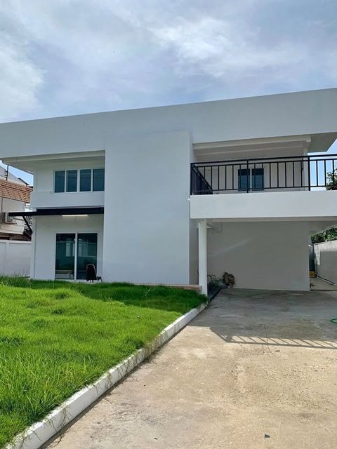 ให้เช่าบ้าน - ถนนพัฒนาการ55-63 ให้เช่าคฤหาสน์ บ้านเดี่ยว 2 ชั้น แอร์พอร์ตลิงค์ หัวหมาก 1.7 กม. 5นอน พื้นที่ 115 ตารางวา