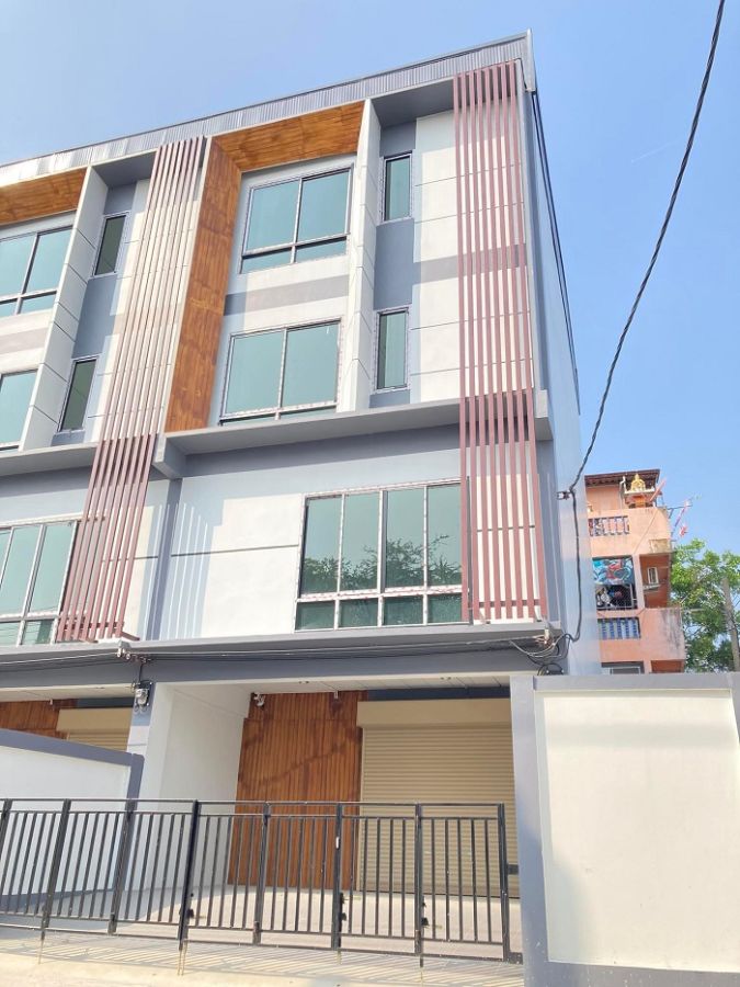 ให้เช่าทาวน์เฮาส์ - ปล่อยเช่า โฮมออฟฟิศ ทาวน์โฮม 4 ชั้น เพชรเกษม 69 ที่จอดรถส่วนตัว 2 คัน เดินทางสะดวก ปลอดภัยแผ่นดินไหว