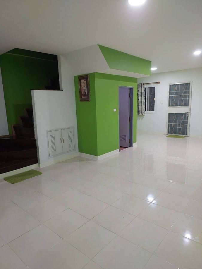 ขายทาวน์เฮาส์ - ขายทาวน์เฮ้าส์ 2 ชั้น ถนนร่มเกล้า ซอย12 เขตมีนบุรี