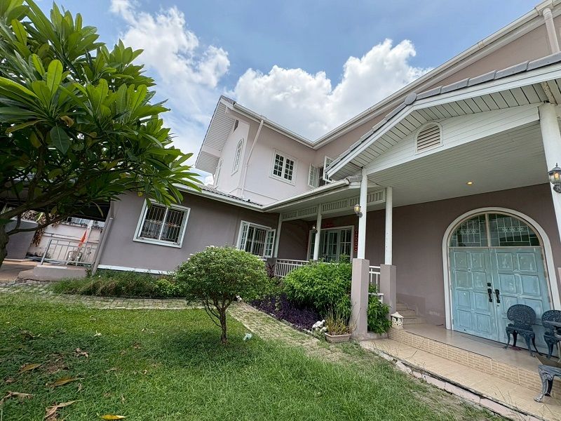 ขายบ้าน - ขายบ้านเดี่ยวหลังใหญ่หลังมุม ใกล้BTSปุณณวิถี หมู่บ้านเมืองทอง4 ซอยสุขุมวิท101 บางจาก พระโขนง กทม.