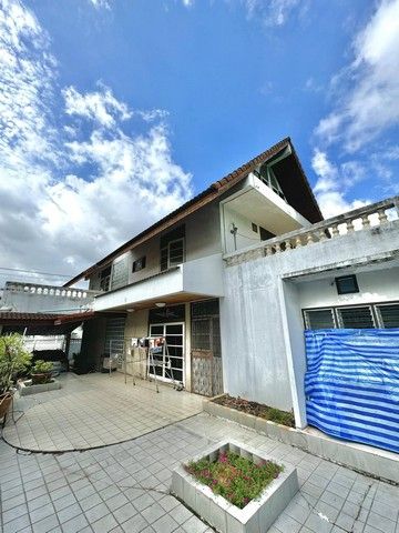 ขายบ้าน - ขายบ้านเดี่ยว 3 ชั้น บรรยากาศส่วนตัวสุดๆ ใจกลางย่านสาทร-นราธิวาสฯ ใกล้โรงเรียนชั้นนำ และห้างครบวงจร