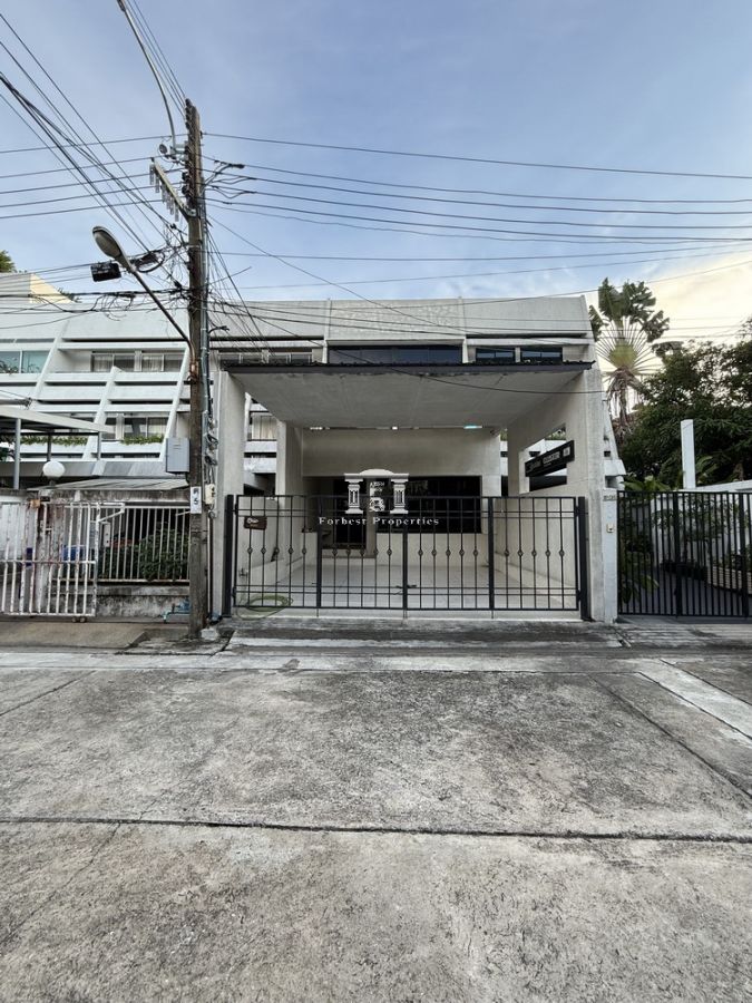 ขายทาวน์เฮาส์ - Sole Agent ขายทาวน์โฮม 3 ชั้น ทำเลยอดนิยม เย็นอากาศ ใกล้ One Bangkok