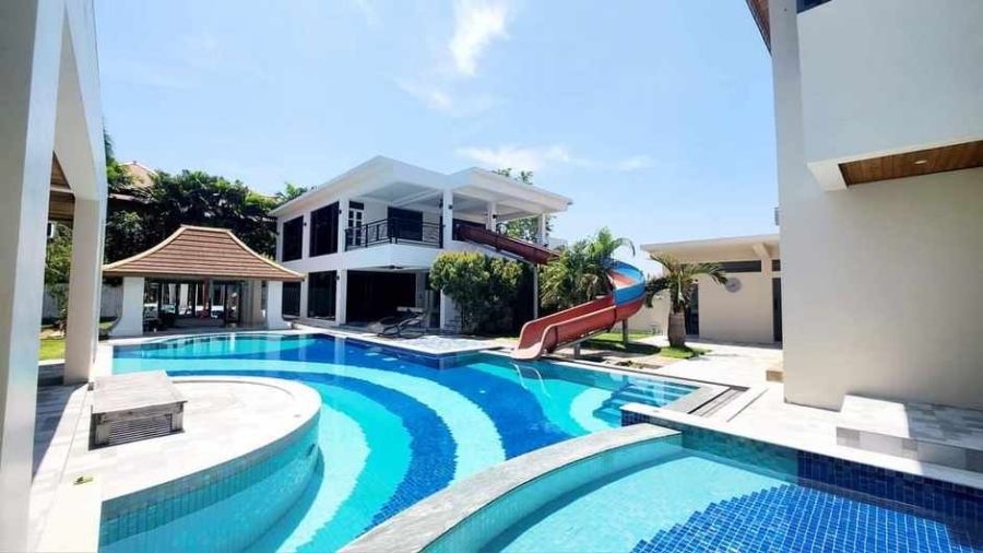 ขายบ้าน - ขายบ้านเดี่ยว 2 หลังในพื้นที่ 1 ไร่ เป็นพูลวิลล่าในหมู่บ้านภูธารา ใจกลางหนองปรือ