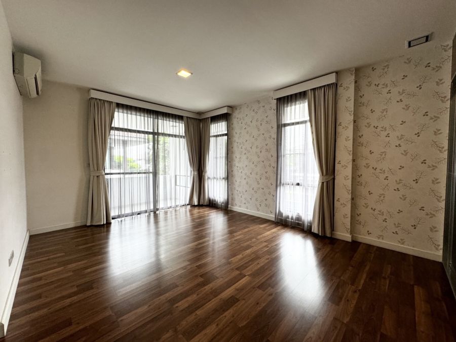 ขายบ้าน - ขายบ้านเดี่ยวหรู หลังสุดท้ายใกล้ทะเลสาบ ใกล้คลับเฮ้าส์ โครงการมัณฑนา เลค วัชรพล (LH) **เจ้าของขายเอง**