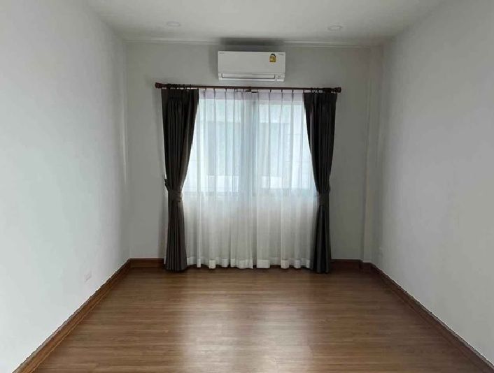 ให้เช่าบ้าน - ให้เช่าบ้านเดี่ยว 2 ชั้น หมู่บ้านเซนโทร ดอนเมือง-แจ้งวัฒนะ (เลียบคลองปะปา) ถนนเลียบคลองประปา