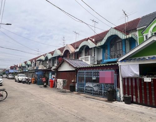ขายทาวน์เฮาส์ - ขายทาวน์เฮ้าส์ราคาถูก เจ้าของบ้านใจดี หมู่บ้านหรรษามาเจริญ3 (ซอยสนอง) เพชรเกษม 81 พื้นที่ 19.6 ตรว. บ้านต่อเติมพร้อมอยู่