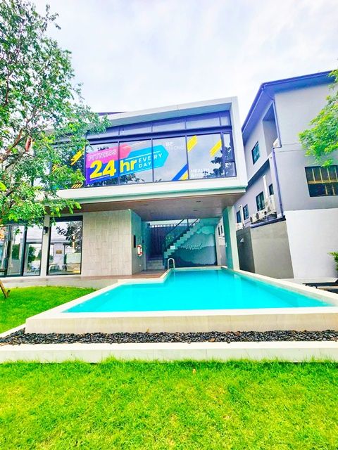 ให้เช่าทาวน์เฮาส์ - BTSสะพานใหม่ 2.3กม. ใหญ่มาก ให้เช่าทาวน์โฮม 3 ชั้น 4-5นอน 3น้ำ ถ.เทพรักษ์ พหลโยธิน MRTลาดปลาเค้า 25ตร.วา 285 ตร.ม. BTSสายหยุด 2.2กม.