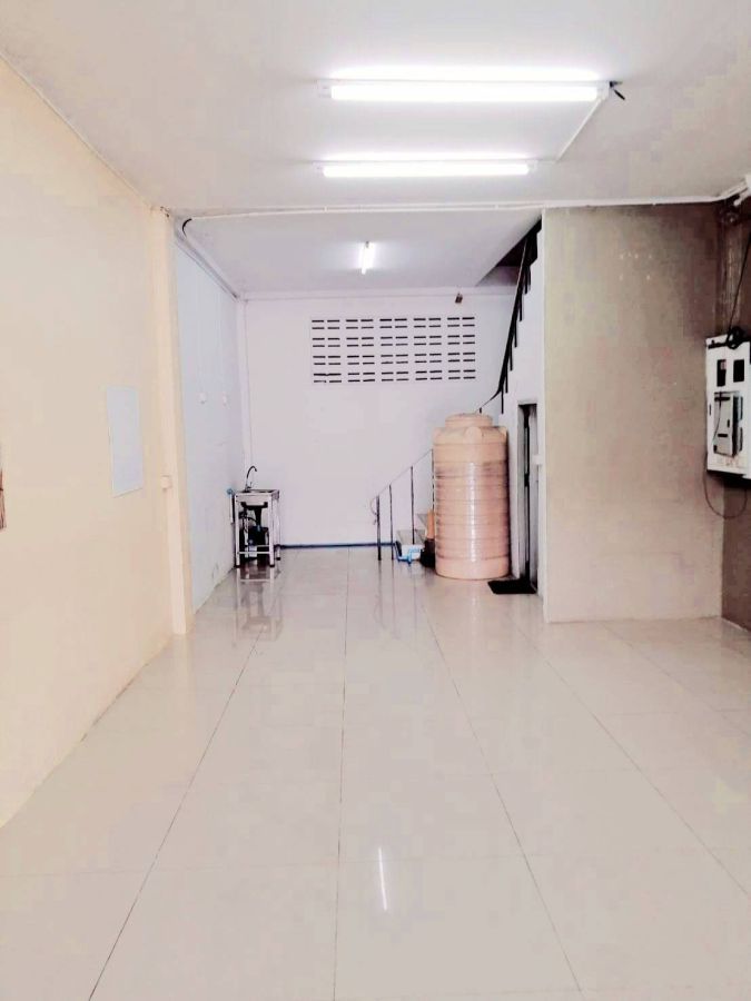 ให้เช่าอาคารพาณิชย์ / สำนักงาน - ให้เช่าอาคารพานิชย์ ซอยพุทธบูชา 13 ขนาดชั้นละ 50 ตารางเมตร 3 ชั้น หน้ากว้าง 4 เมตร สามารถทำเป็น ออฟฟิต / สำนักงาน / ร้านอาหาร / ห้องพัก