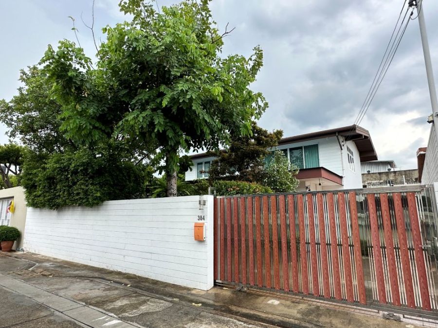 ขายบ้าน - ขายบ้านเดี่ยว 2 ชั้น ทำเลดี เดินทางสะดวก ใกล้รถไฟฟ้าสายสีแดงสถานีวัดเสมียนนารี