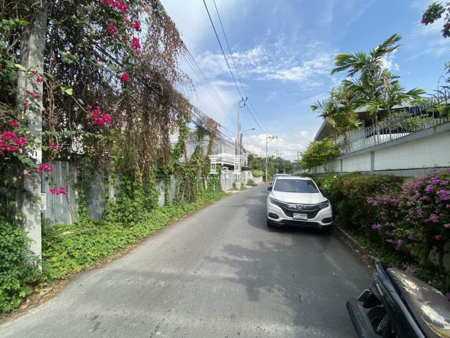 ขายที่ดิน - ที่ดินสุขุมวิท 71 ซอยปรีดีฯ 14 ใกล้ BTS พระโขนง ศักยภาพสูง