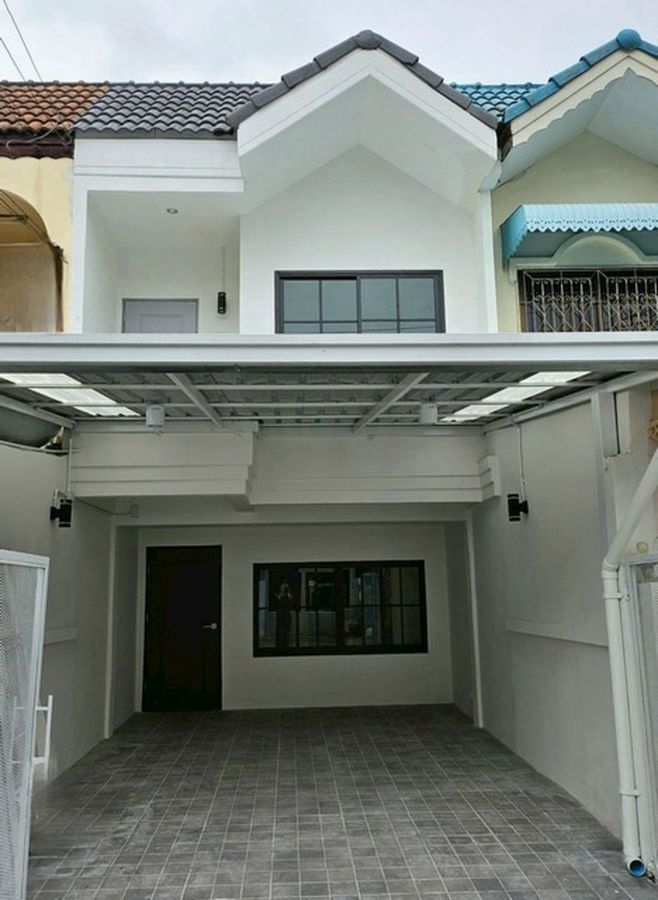 ขายบ้าน - ขายบ้าน ทาวน์เฮ้าส์ 2 ชั้น ซอยลาดปลาเค้า 83 สไตส์ Modern Classic ฟรีโอน ใกล้เดอะแจส รามอินทรา ใกล้ MRT ลาดปลาเค้า