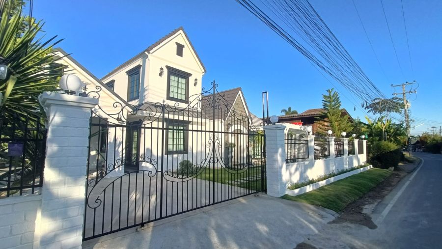 ขายบ้าน - บ้านพักตากอากาศเชียงใหม่ โซนหางดง สันป่าตอง ใกล้สวนน้ำแกรนด์แคนยอน จากสนามบิน 24 กม. บ้านหัวมุมพื้นที่เยอะ