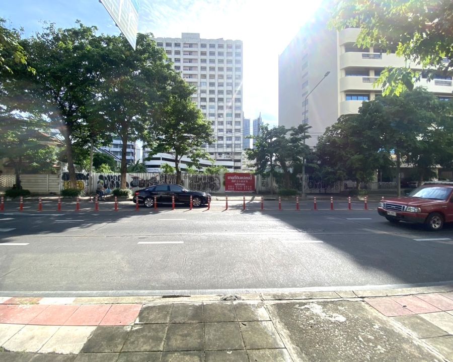 ขายที่ดิน - ขายที่ดินเปล่าทำเลดี 2 ไร่ ติดถนนมหาเศรษฐ์ ใกล้ไอคอนสยาม เขตบางรัก กรุงเทพมหานคร