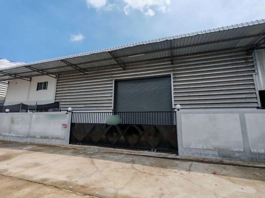โรงงาน / โกดัง - ให้เช่าหรือขายโรงงาน โกดัง ขนาด 200 ตร.ว. พื้นที่ใช้สอยประมาณ 700 ตร.ม. พร้อมออฟฟิศ 2 ชั้น ไฟฟ้า 3 เฟส สมุทรสาคร