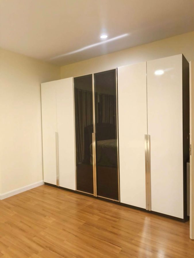 ให้เช่าที่ดิน - ขายให้เช่าบ้านหลังใหญ่ หมู่บ้านมัณฑนา กรุงเทพกรีฑา 7 บรรยากาศเงียบสงบ มีความเป็นส่วนตัว